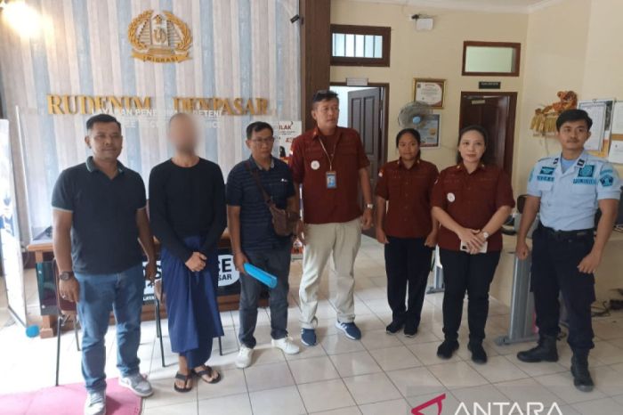 Pasukan AS dan Demonstran Pro-Imigrasi Terlibat Adu Fisik