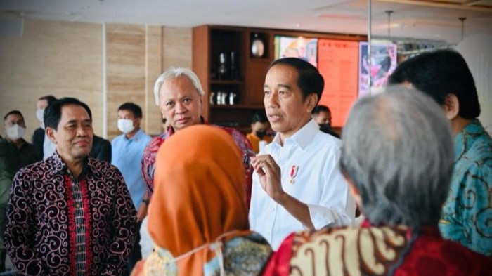 Di Reuni UGM, Jokowi Singgung Tuduhan Tak Masuk Akal soal Kuliahnya